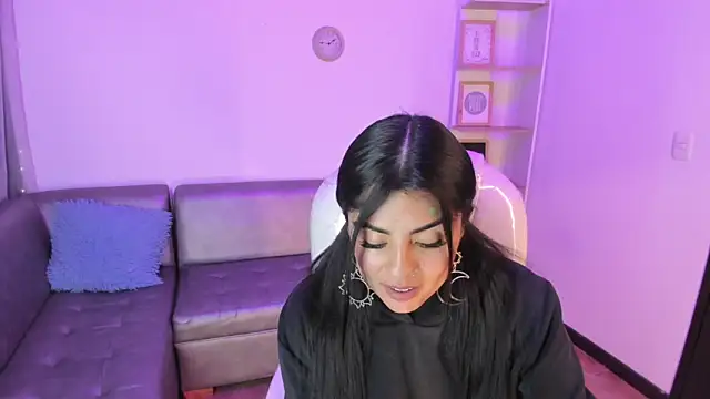 Snapshot of Catalinaa_martinez chatting on 12-12-24, 04:48 Catalinaa martinez online show from 12-12-24, 04:48