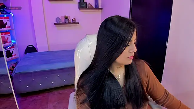 Snapshot of Catalinaa_martinez chatting on 12-14-24, 08:18 Catalinaa martinez online show from 12-14-24, 08:18
