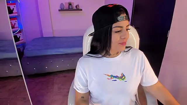 Snapshot of Catalinaa_martinez chatting on 12-22-24, 11:52 Catalinaa martinez online show from 12-22-24, 11:52