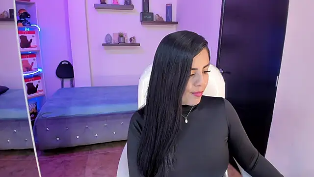 Snapshot of Catalinaa_martinez chatting on 12-26-24, 08:11 Catalinaa martinez online show from 12-26-24, 08:11