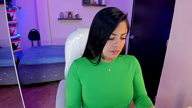 Snapshot of Catalinaa_martinez chatting on 12-29-24, 08:58 Catalinaa martinez online show from 12-29-24, 08:58