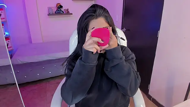 Snapshot of Catalinaa_martinez chatting on 01-17-25, 08:44 Catalinaa martinez online show from 01-17-25, 08:44