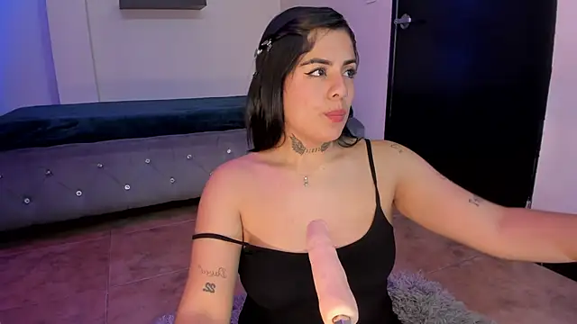 Snapshot of Catalinaa_martinez chatting on 02-11-25, 10:28 Catalinaa martinez online show from 02-11-25, 10:28
