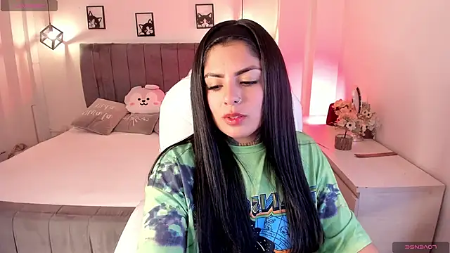 Snapshot of Catalinaa_martinez chatting on 09-14-25, 02:44 Catalinaa martinez online show from 09-14-25, 02:44