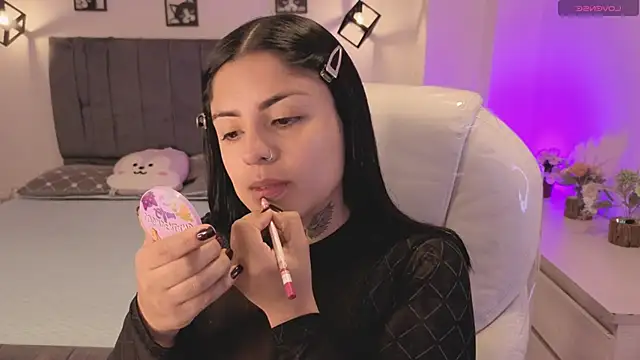 Snapshot of Catalinaa_martinez chatting on 10-19-25, 12:39 Catalinaa martinez online show from 10-19-25, 12:39