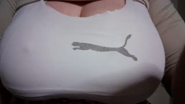 Snapshot of AnnyelinnaLove chatting on 12-01-25, 10:37 AnnyelinnaLove online show from 12-01-25, 10:37