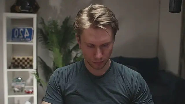 Snapshot of kevin-park chatting on 03-18-25, 05:53 kevin-park online show from 03-18-25, 05:53