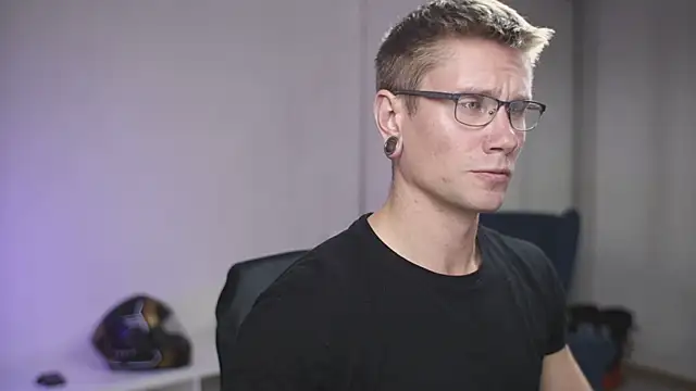 Snapshot of kevin-park chatting on 09-16-25, 12:28 kevin-park online show from 09-16-25, 12:28