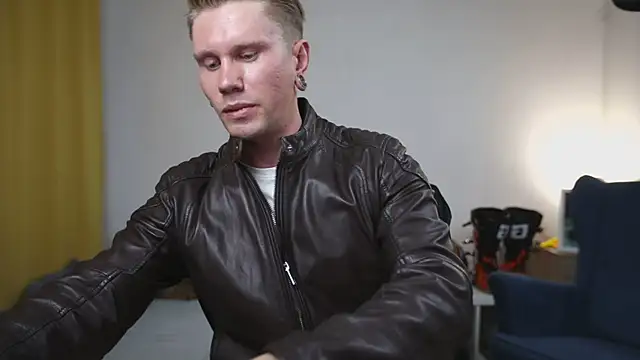 Snapshot of kevin-park chatting on 10-03-25, 03:20 kevin-park online show from 10-03-25, 03:20