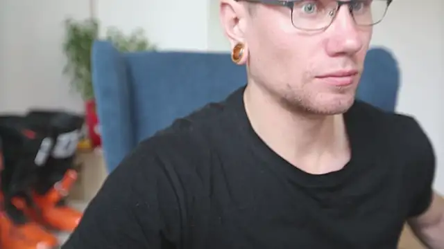 Snapshot of kevin-park chatting on 10-15-25, 08:36 kevin-park online show from 10-15-25, 08:36