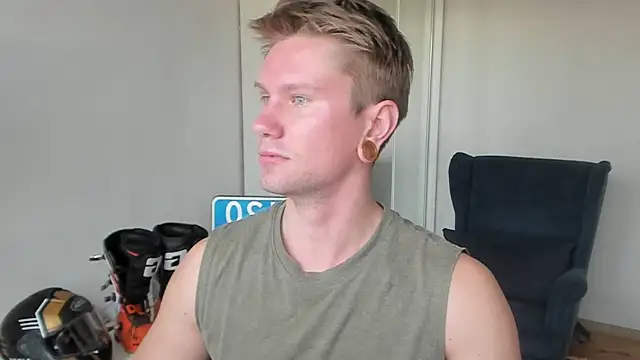 Snapshot of kevin-park chatting on 10-21-25, 08:04 kevin-park online show from 10-21-25, 08:04