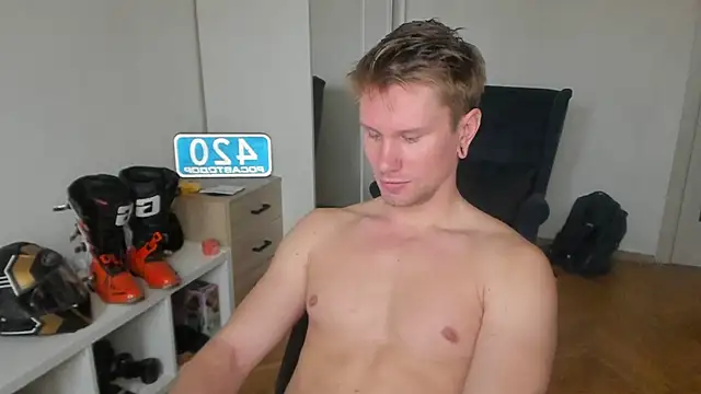 Snapshot of kevin-park chatting on 10-22-25, 07:08 kevin-park online show from 10-22-25, 07:08