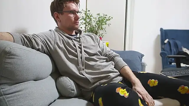 Snapshot of kevin-park chatting on 12-15-25, 07:23 kevin-park online show from 12-15-25, 07:23