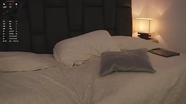 MelisaLopez  online show from 03-11-25, 03:12