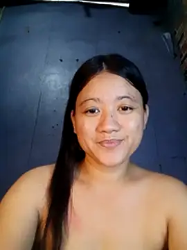 Snapshot of Urchanel chatting on 10-26-25, 06:19 Urchanel online show from 10-26-25, 06:19