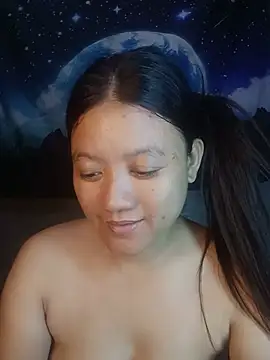 Snapshot of Urchanel chatting on 06-20-26, 01:03 Urchanel online show from 06-20-26, 01:03