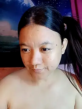 Snapshot of Urchanel chatting on 07-17-26, 11:28 Urchanel online show from 07-17-26, 11:28