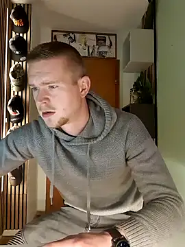 Snapshot of Playbunniboy chatting on 12-15-24, 04:48 Playbunniboy online show from 12-15-24, 04:48