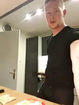 Snapshot of Playbunniboy chatting on 01-10-25, 05:24 Playbunniboy online show from 01-10-25, 05:24