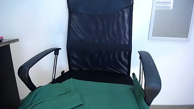 Snapshot of moxa_hot chatting on 01-14-25, 04:40 moxa hot online show from 01-14-25, 04:40