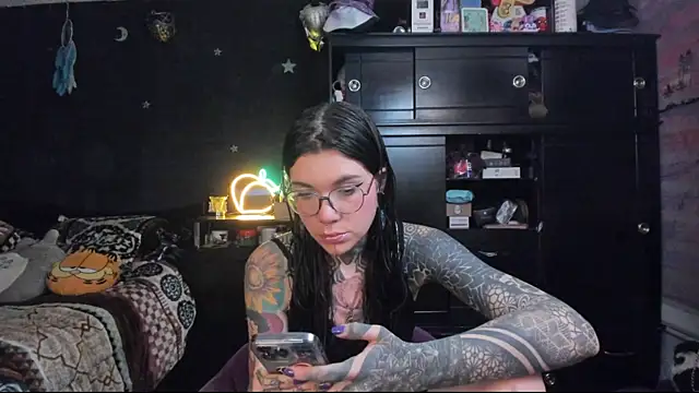 Snapshot of Lilmarieee chatting on 01-10-25, 12:17 Lilmarieee online show from 01-10-25, 12:17