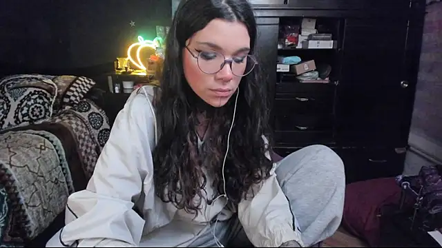 Snapshot of Lilmarieee chatting on 01-25-25, 12:48 Lilmarieee online show from 01-25-25, 12:48
