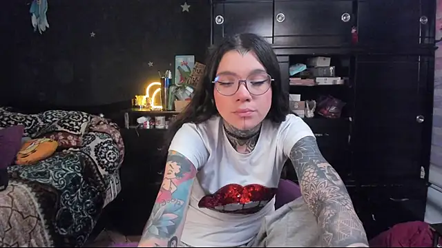 Snapshot of Lilmarieee chatting on 03-05-25, 10:10 Lilmarieee online show from 03-05-25, 10:10
