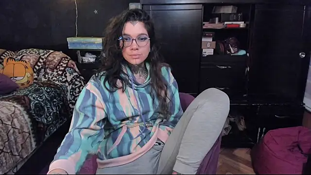 Snapshot of Lilmarieee chatting on 03-21-25, 01:13 Lilmarieee online show from 03-21-25, 01:13