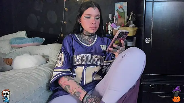 Lilmarieee online show from 10-29-25, 10:44