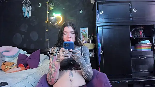 Lilmarieee online show from 11-20-25, 04:51