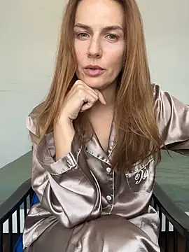 Snapshot of BritneyHall chatting on 07-29-26, 09:18 BritneyHall online show from 07-29-26, 09:18