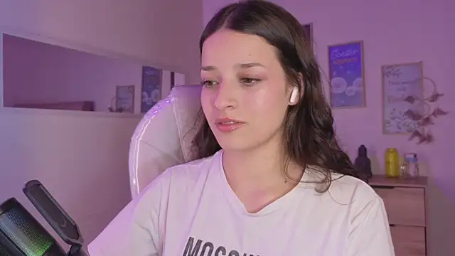 Amaia Daniells online show from 10-23-25, 03:50