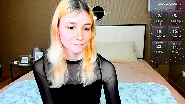 Snapshot of fleximona chatting on 10-02-25, 09:27 fleximona online show from 10-02-25, 09:27