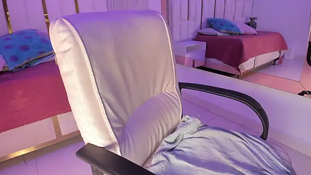 Meghan stonne  online show from 01-18-26, 07:17