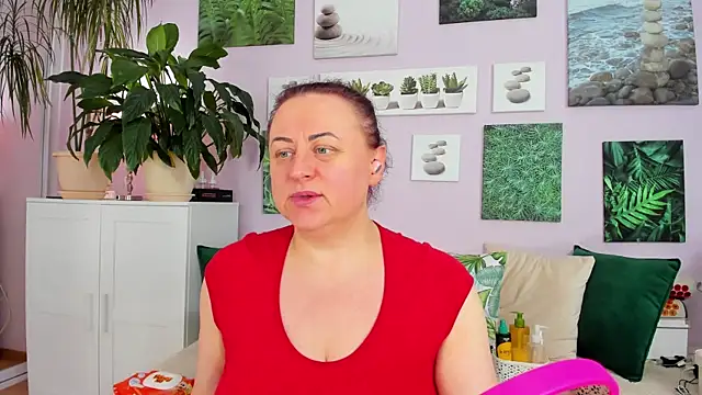 Snapshot of BigTittyGoddess chatting on 03-02-25, 02:21 BigTittyGoddess online show from 03-02-25, 02:21