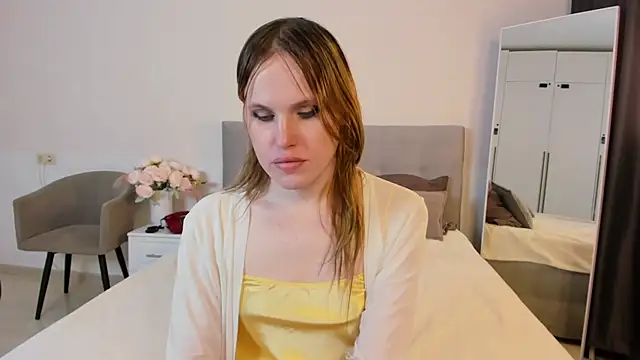 EffieMinki online show from 11-13-25, 05:50