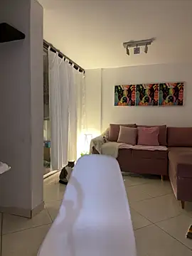 Snapshot of mariam_hill chatting on 01-26-25, 12:37 mariam hill online show from 01-26-25, 12:37