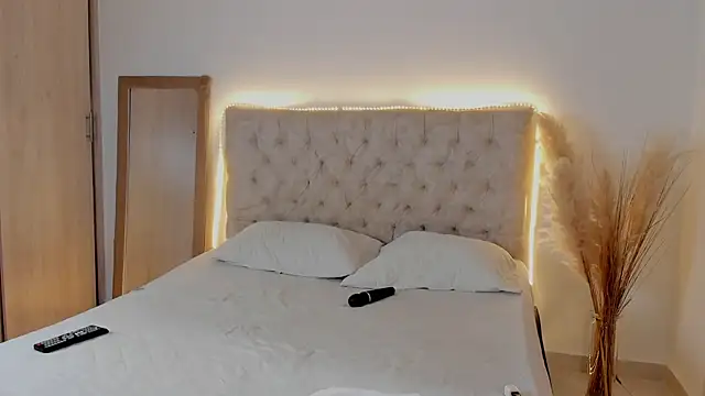 Snapshot of mariam_hill chatting on 09-26-25, 08:57 mariam hill online show from 09-26-25, 08:57