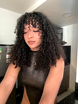 Snapshot of mariam_hill chatting on 10-04-25, 04:16 mariam hill online show from 10-04-25, 04:16