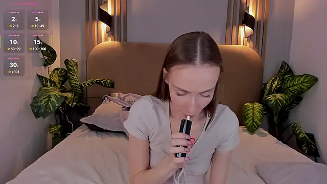 Snapshot of Kira_Quinn chatting on 11-12-25, 07:09 Kira Quinn online show from 11-12-25, 07:09