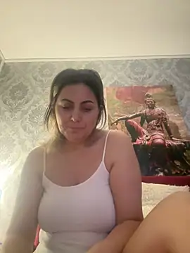 Emma roqueen online show from 02-25-25, 09:24