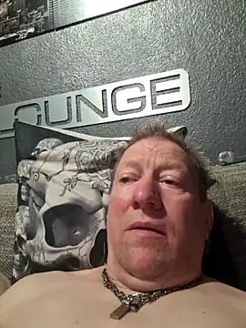 Snapshot of tomtom111111 chatting on 10-30-25, 09:15 tomtom111111 online show from 10-30-25, 09:15