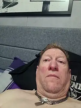 Snapshot of tomtom111111 chatting on 12-14-25, 10:31 tomtom111111 online show from 12-14-25, 10:31