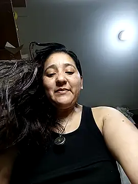 Snapshot of Gatubela212 chatting on 11-14-25, 04:44 Gatubela212 online show from 11-14-25, 04:44