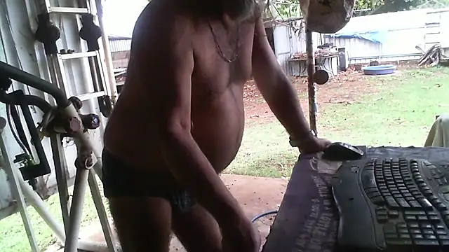 herbie010666 online show from 11-16-25, 04:40