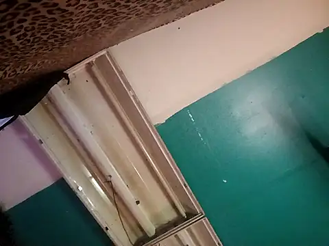 Snapshot of khloebanques chatting on 03-17-26, 11:57 khloebanques online show from 03-17-26, 11:57