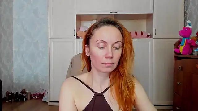 Snapshot of BrightBurst chatting on 03-19-25, 11:39 BrightBurst online show from 03-19-25, 11:39