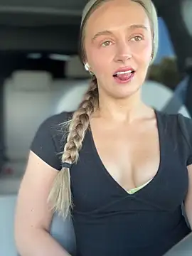 lunagirl13 online show from 10-03-25, 04:48