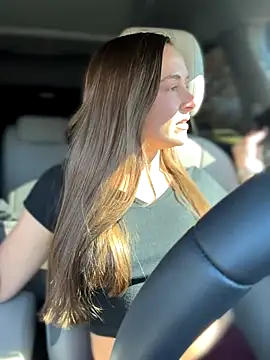 lunagirl13 online show from 10-24-25, 08:05