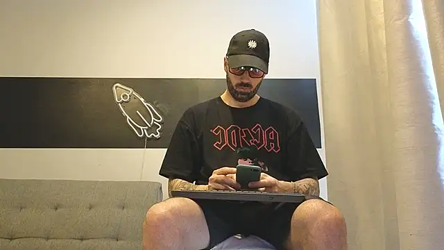 Snapshot of MattxFeet chatting on 01-13-26, 05:18 MattxFeet online show from 01-13-26, 05:18